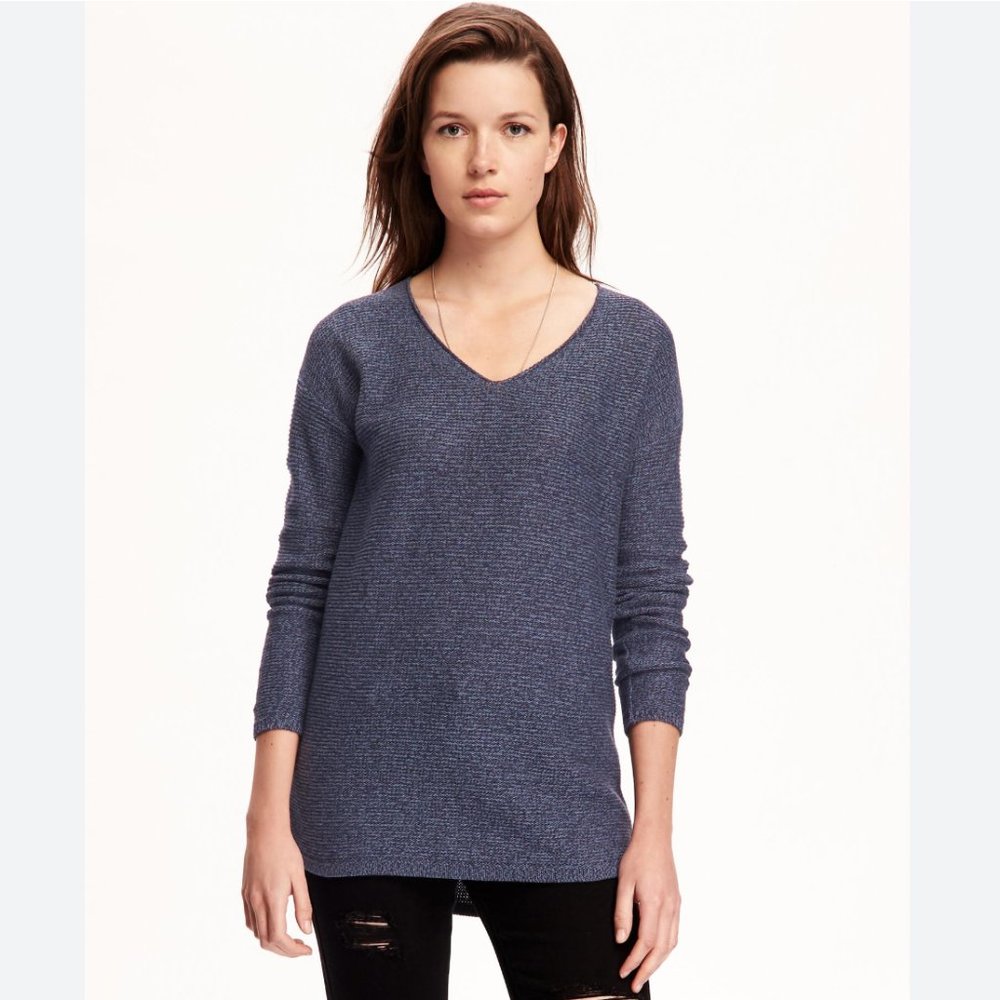 Old Navy Marled V-Neck Tunic Sweater in Marquee Moon szL
